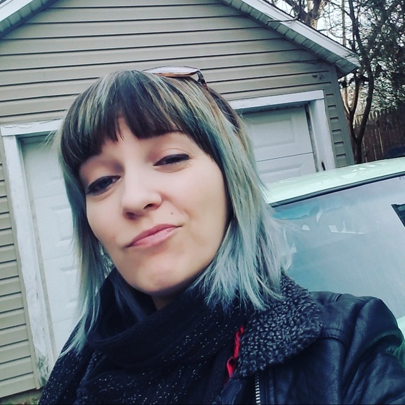 Meet your Posher, Anna - Picture 5 of 5